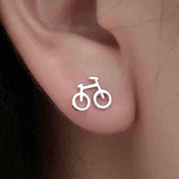 PaisleysBoutique Jewelry - New Adorable Bicycle Bike Stud Earrings Silver